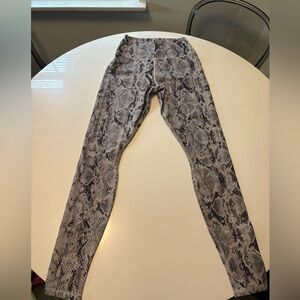 Alo Yoga Pants (S)